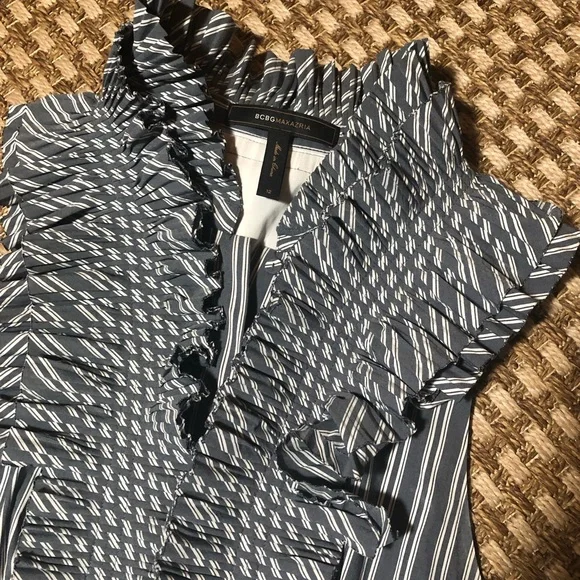 BCBG Maxazria Women’s Size 12 Sleeveless Ruffle Knee Length Dress - Picture 5 of 12